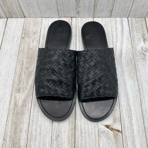 Purchased here and are too big. Super cute.